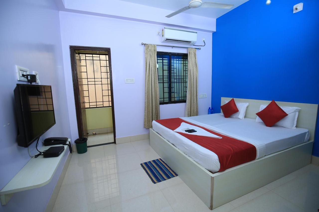 Railview Inn Bhuvanesvar Kültér fotó