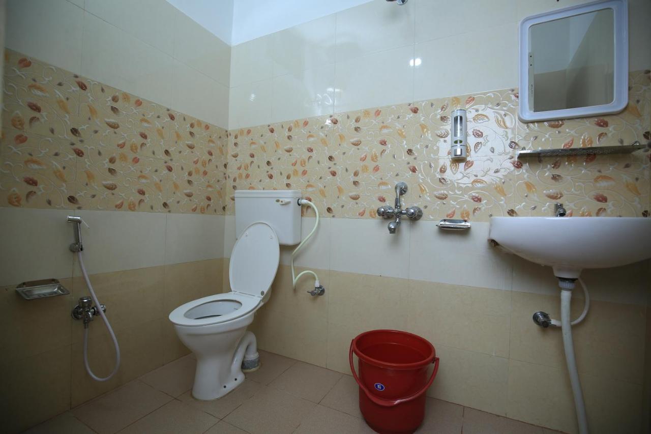 Railview Inn Bhuvanesvar Kültér fotó